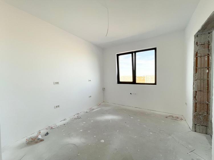 Duplex cu 4 camere cu Canalizare în Moșnița Veche