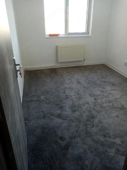 Apartament cu 4 camere decomandat în Cetate
