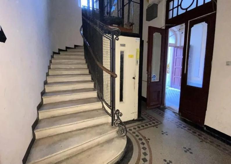 Apartament cu 6 camere decomandat în Moșilor