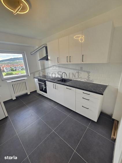 Apartament cu 4 camere decomandat în Florești