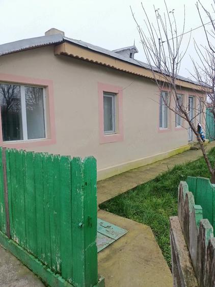 Casă cu 7 camere cu Teren 1352 Mp în Victoria