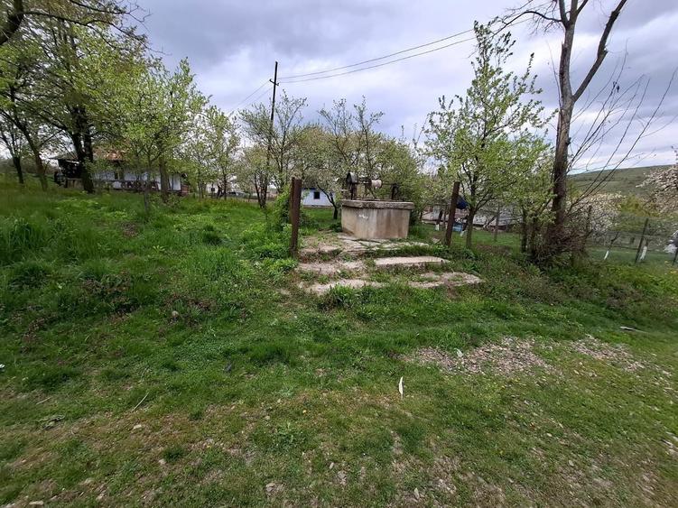 Casă cu 2 camere în Mateieni