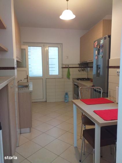 Apartament cu 3 camere decomandat în Ștefan cel Mare
