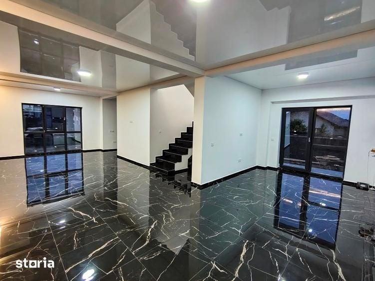 Casă cu 5 camere cu Teren 200 Mp în Valea Lupului