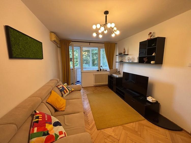 Apartament cu 3 camere decomandat, mobilat în Drumul Taberei