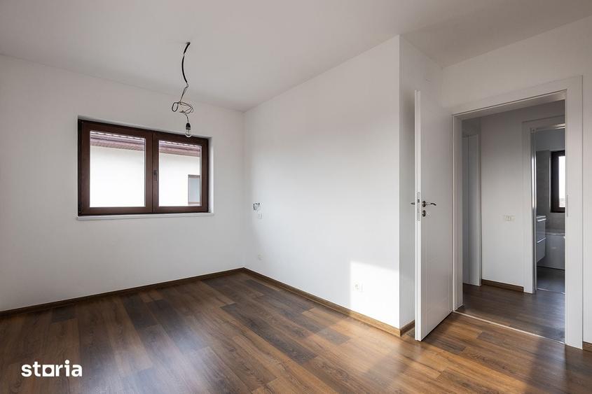 Casă cu 4 camere cu Teren 360 Mp în Corbeanca