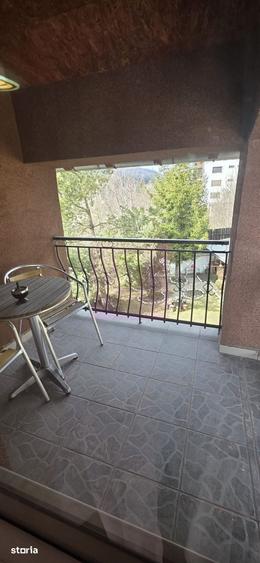 Casă cu 9 camere cu Teren 400 Mp în Zamora