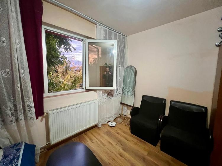 Garsonieră decomandată, mobilată în UMT