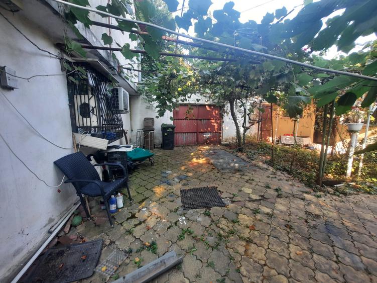 Casă individuală cu 10 camere cu Canalizare în Giurgiului