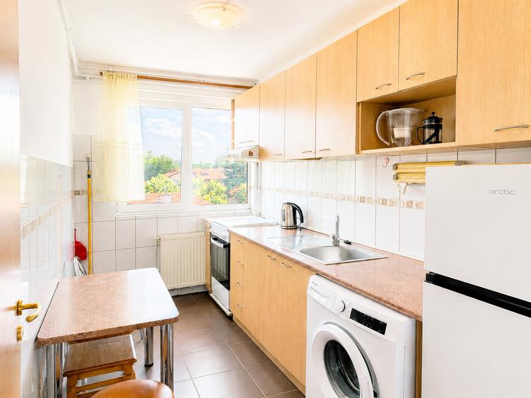 Apartament cu 2 camere semidecomandat în Eroii Revoluției