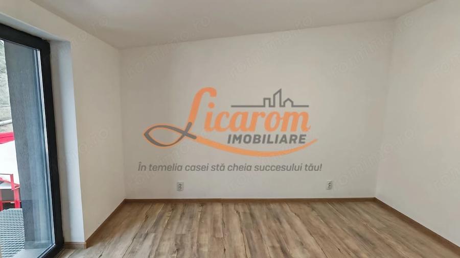 Apartament cu 4 camere decomandat în Răcădău