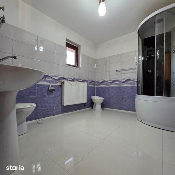 Casă cu 5 camere cu Teren 1270 Mp în Bogdănești