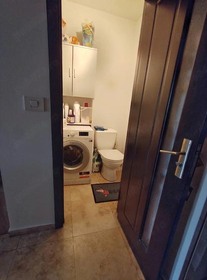 Apartament cu 3 camere decomandat în Poarta 6