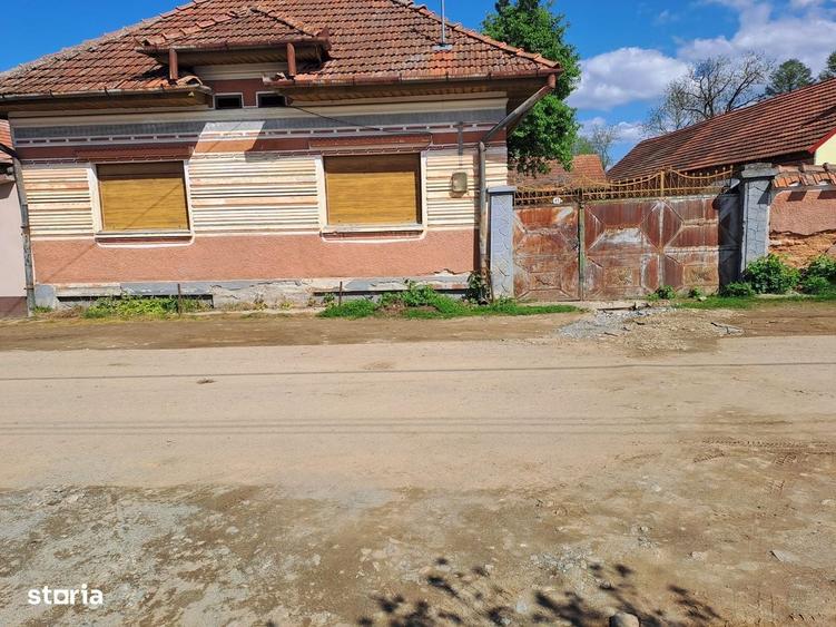 Casă cu 4 camere în Pojorta
