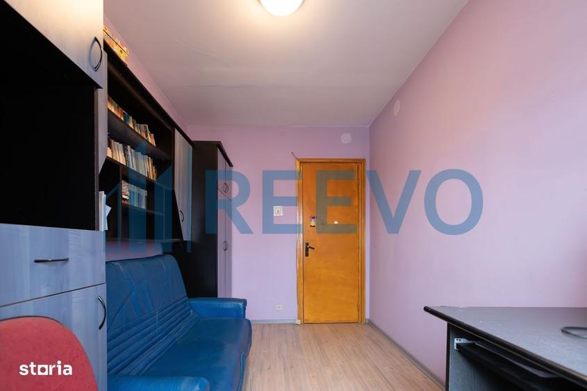 Apartament cu 3 camere semidecomandat, mobilat în Narcisa