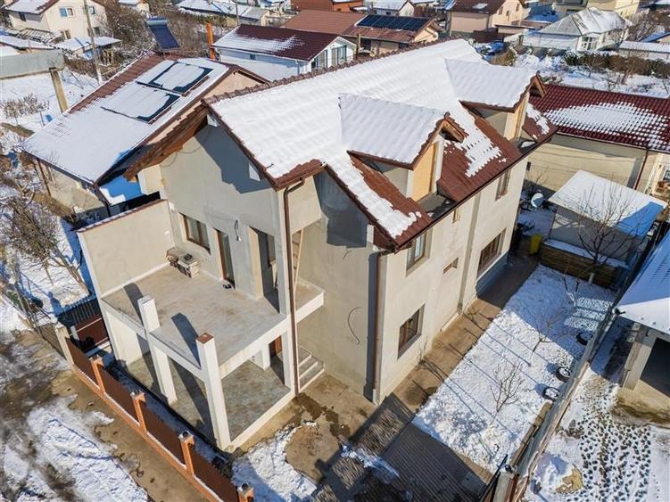Casă individuală cu 5 camere cu Canalizare în Valu lui Traian
