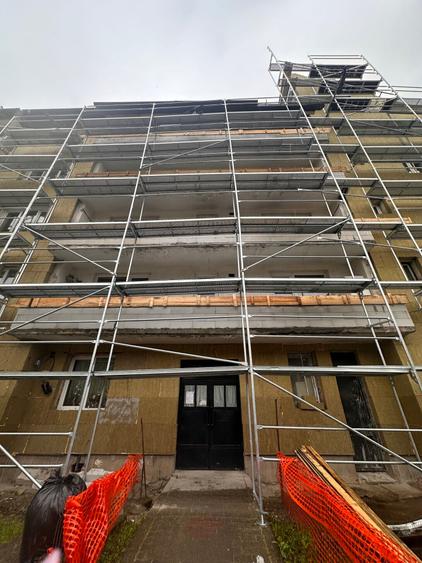 Apartament cu 4 camere decomandat în Toplița