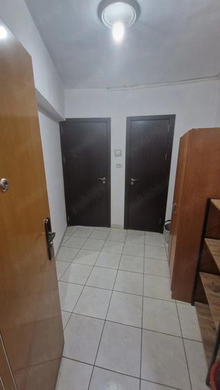 Garsonieră decomandată în Tei