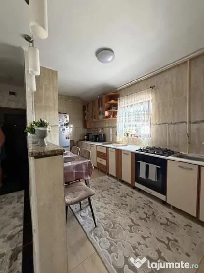 Apartament Cu 2 Camere Decomandate Zona Burdujeni - 5