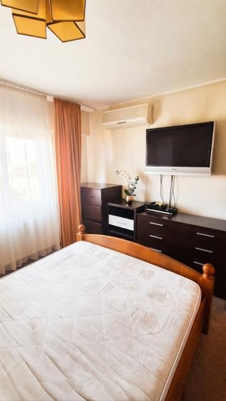 Apartament cu 3 camere decomandat în Centrul Civic — fotografia 3
