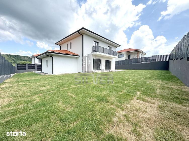 Casă cu 4 camere cu Teren 500 Mp în Chinteni