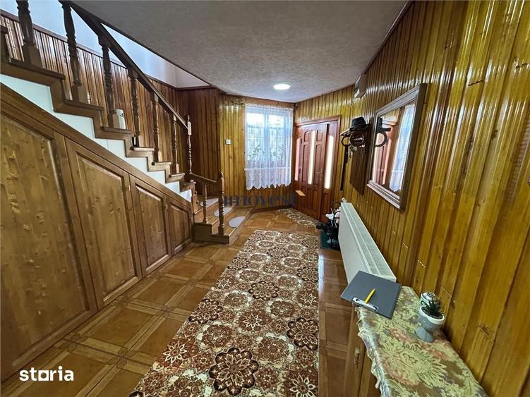 Casă cu 5 camere cu Teren 1200 Mp în Halmeu
