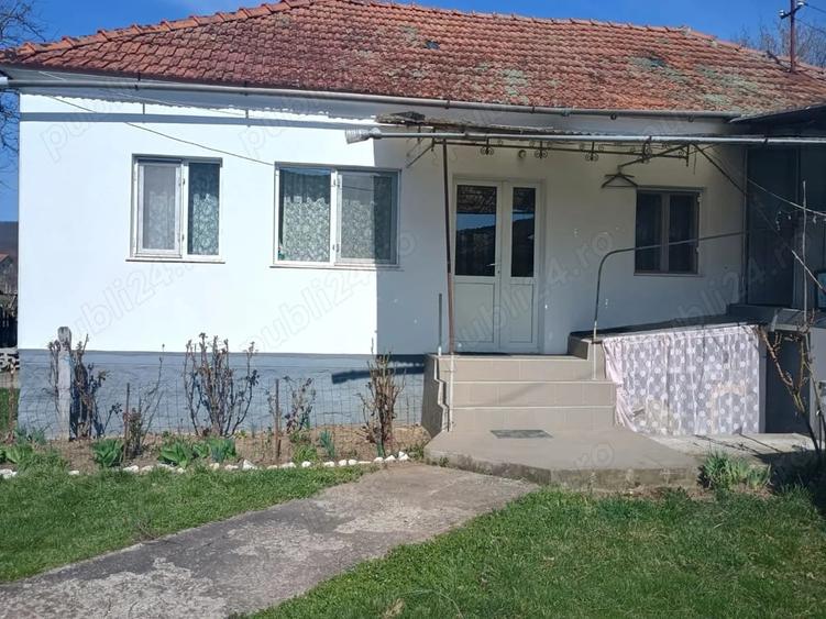 Casă cu 2 camere cu Teren 1950 Mp în Gothatea