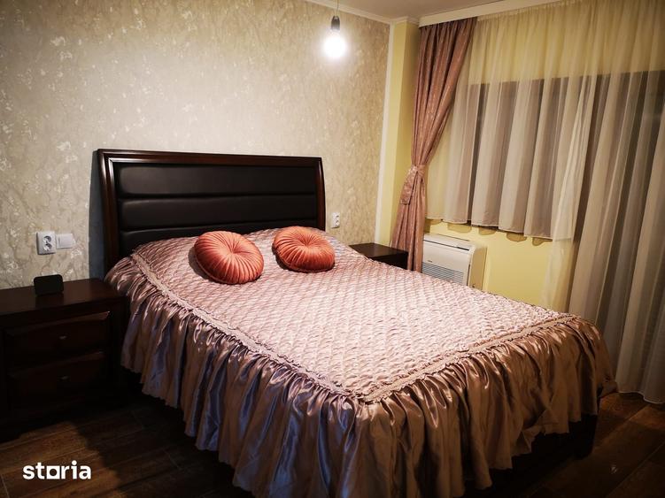 Casă cu 8 camere cu Teren 250 Mp în Central