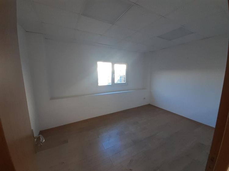 Spațiu industrial, de 725 mp, în Exterior Est