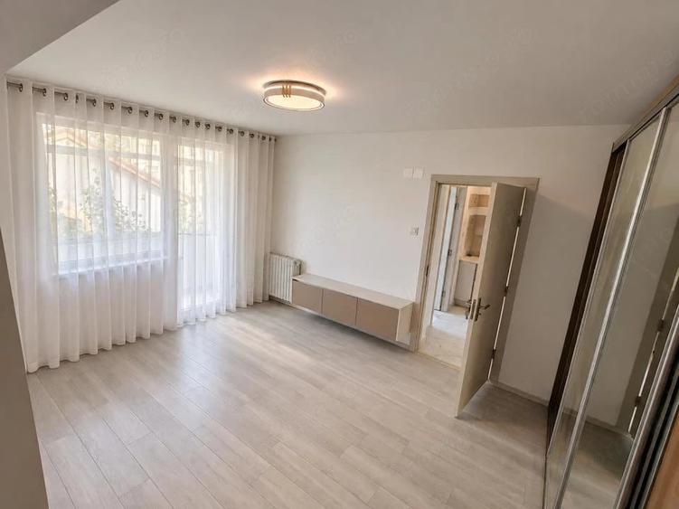 Apartament cu 2 camere semidecomandat în Calea București