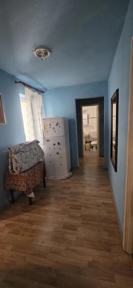 Apartament cu 3 camere semidecomandat în Tomis Nord