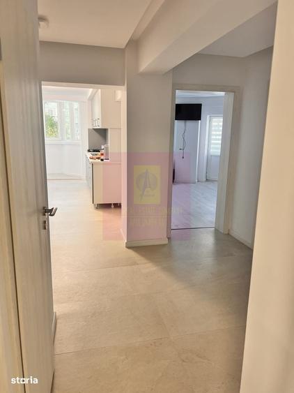 Apartament cu 3 camere decomandat în Decebal
