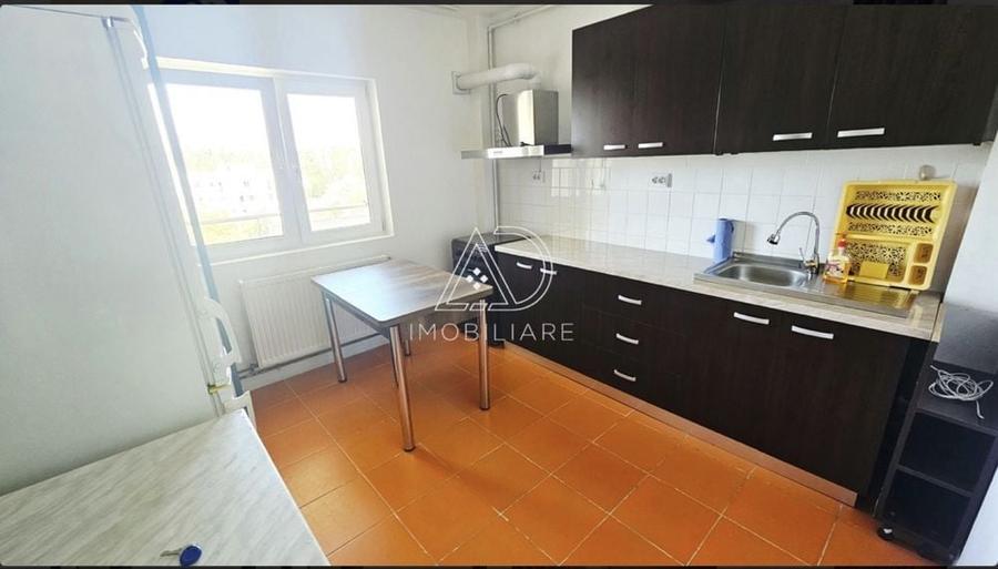 Apartament cu 2 camere decomandat în Narciselor