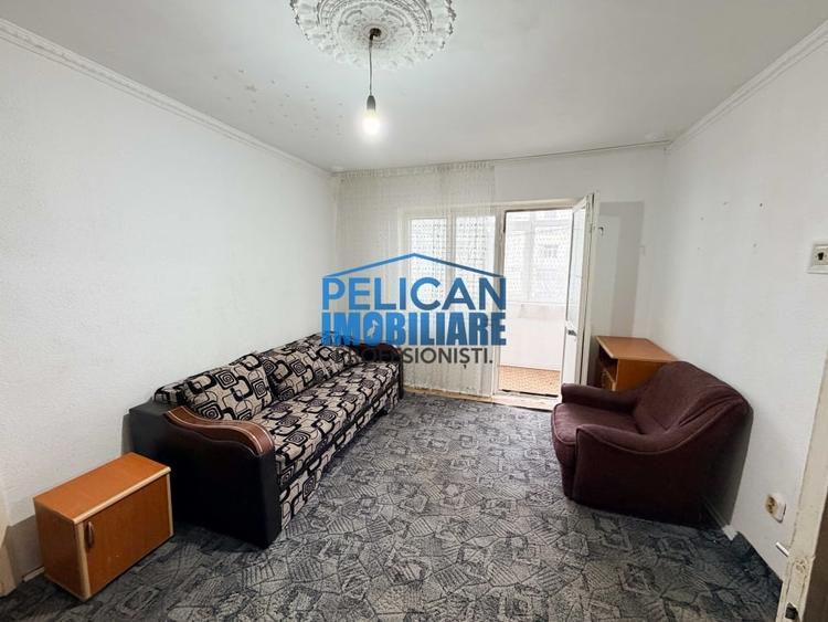 Apartament cu 3 camere semidecomandat în Vest