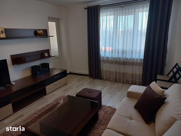 Apartament cu 3 camere în 1 Mai