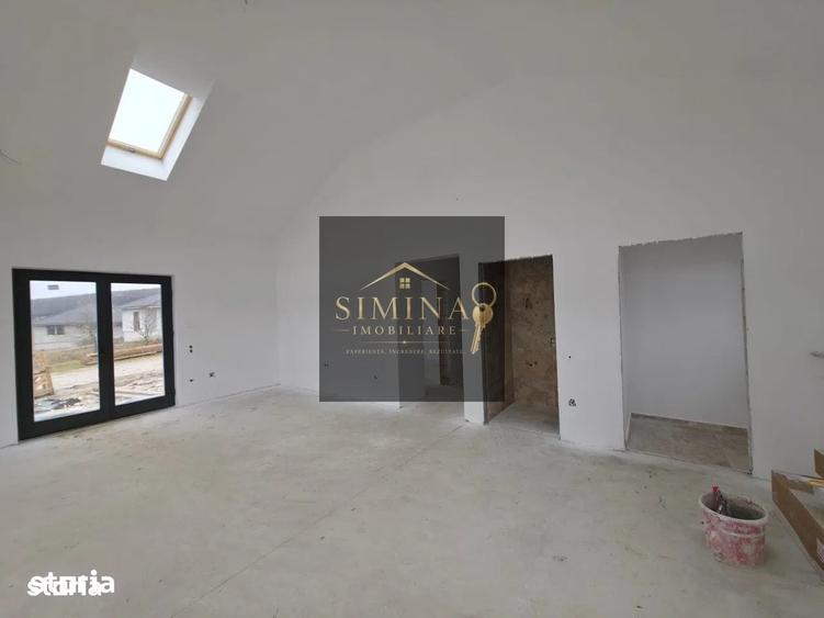 Casă cu 4 camere cu Teren 700 Mp în Livezeni