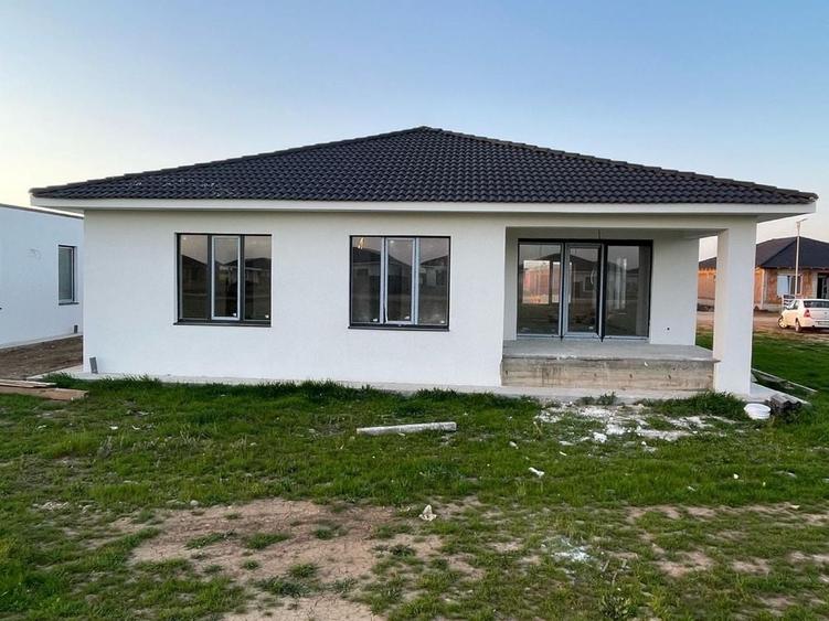 Casă cu 3 camere în Sântandrei