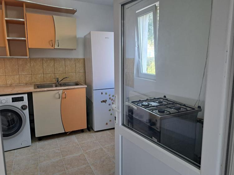 Casă cu 3 camere decomandat în Ariceștii Rahtivani