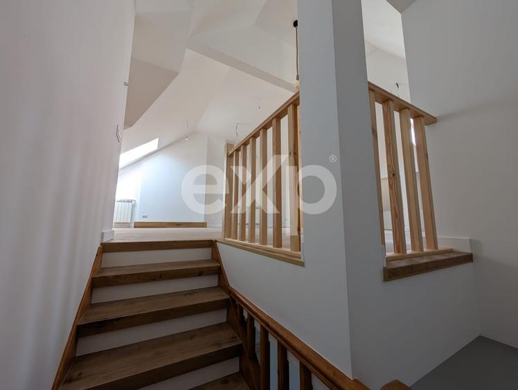 Apartament cu 5 camere decomandat în Barbu Văcărescu