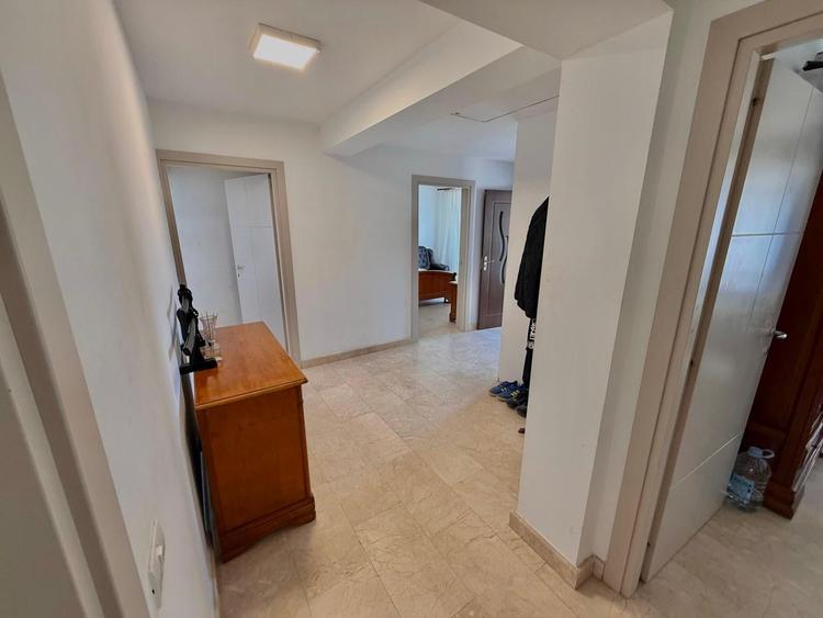 Casă individuală cu 11 camere cu Teren 337 Mp în Faleza Nord