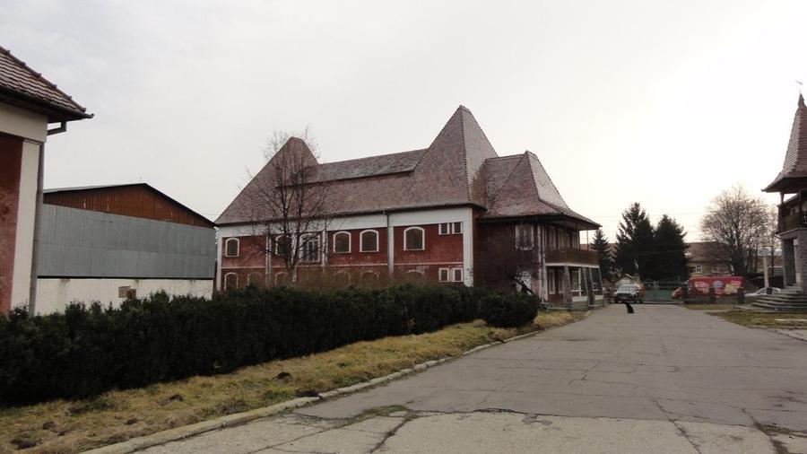 Birou, de 594 mp, în Ozun