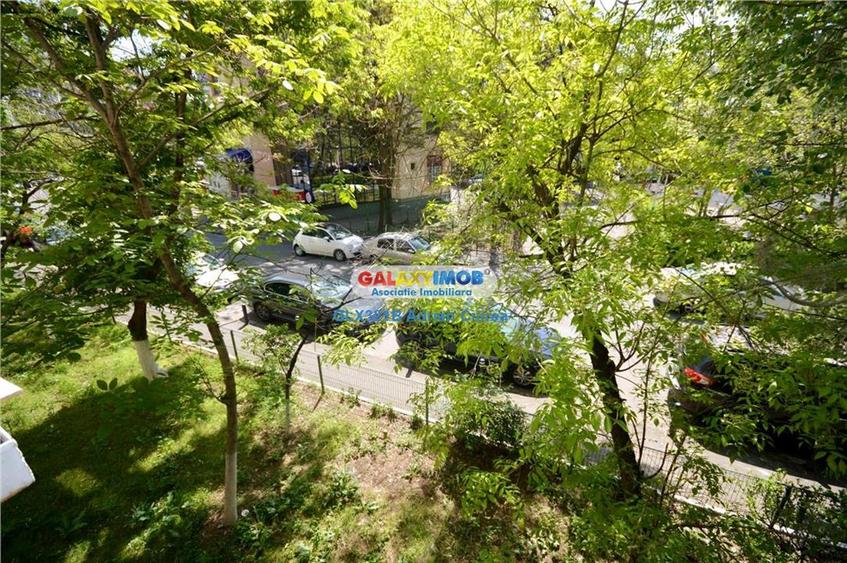 Apartament cu 3 camere decomandat, mobilat în Nerva Traian