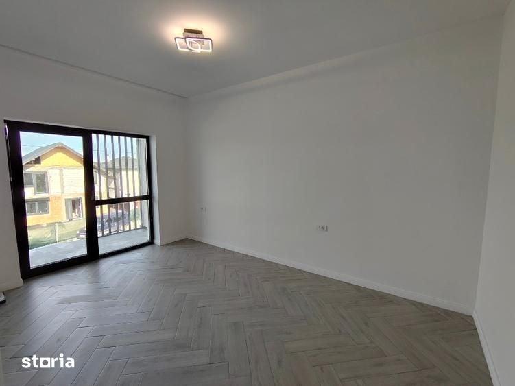 Casă cu 5 camere cu Teren 200 Mp în Valea Lupului