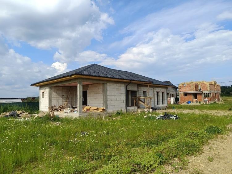 Casă individuală cu 3 camere cu Garaj în Valea Stânii