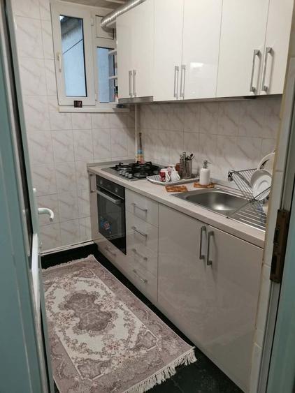 Apartament cu 3 camere, mobilat în Mărăței