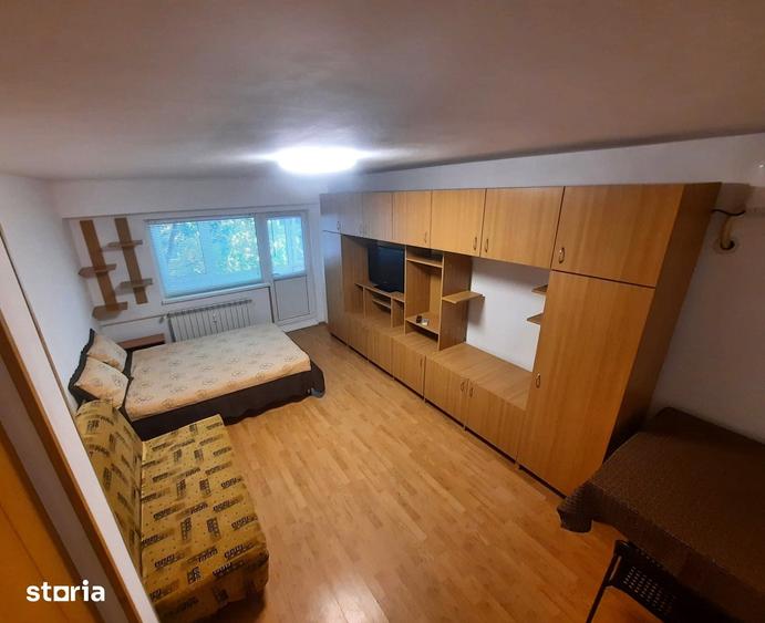 Garsonieră decomandată în Nerva Traian