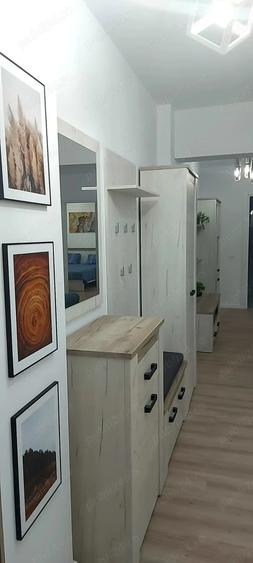 Apartament cu 2 camere semidecomandat, mobilat în Central