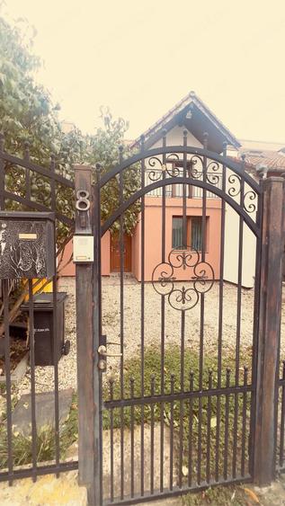 Casă cu 4 camere cu Teren 176 Mp în Șelimbăr