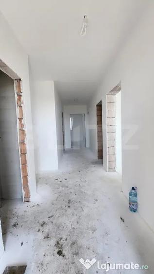 Casă cu 4 camere cu Teren 530 Mp în Nazna