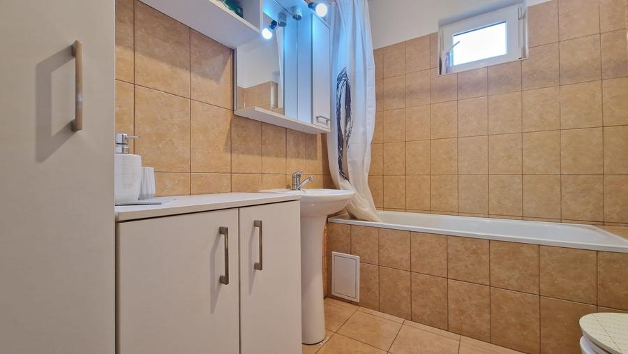 Casă individuală cu 7 camere cu Teren 420 Mp în Buturugeni